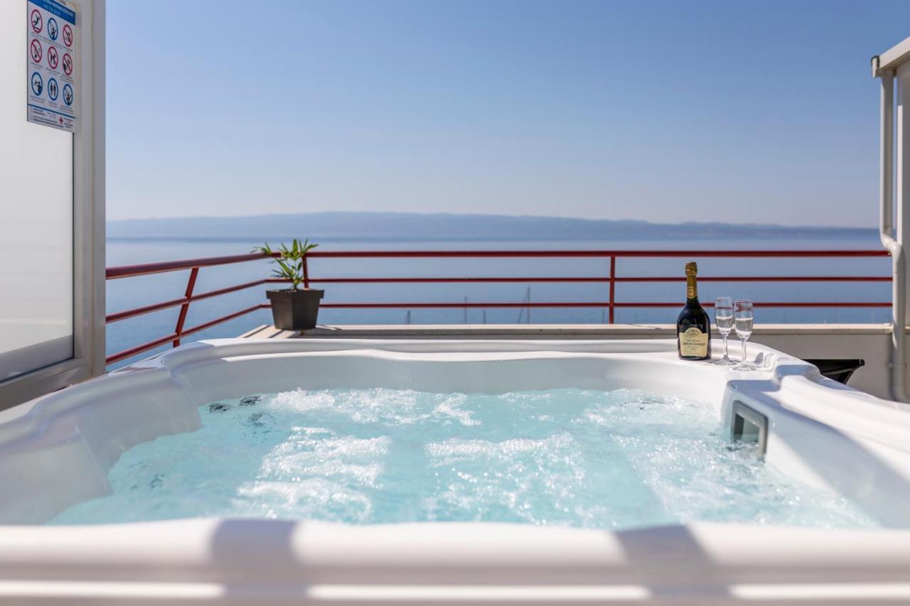 Seaside Penthouse With Hot Tub Sky Living Apartman Split Kültér fotó