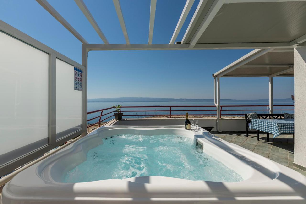 Seaside Penthouse With Hot Tub Sky Living Apartman Split Kültér fotó