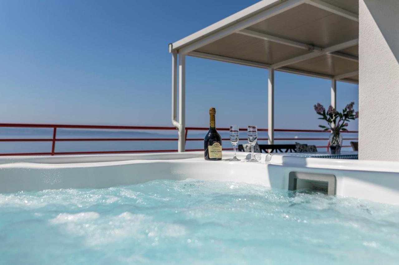 Seaside Penthouse With Hot Tub Sky Living Apartman Split Kültér fotó