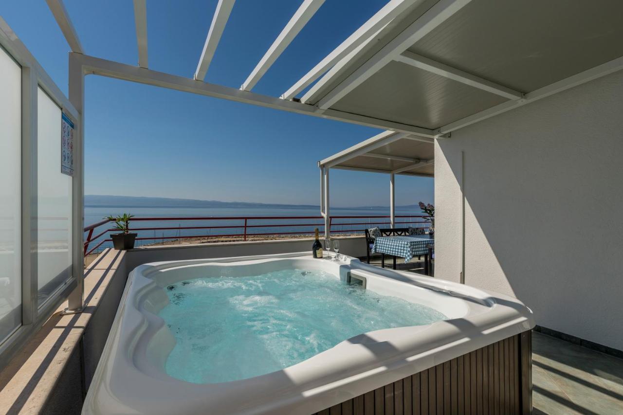 Seaside Penthouse With Hot Tub Sky Living Apartman Split Kültér fotó