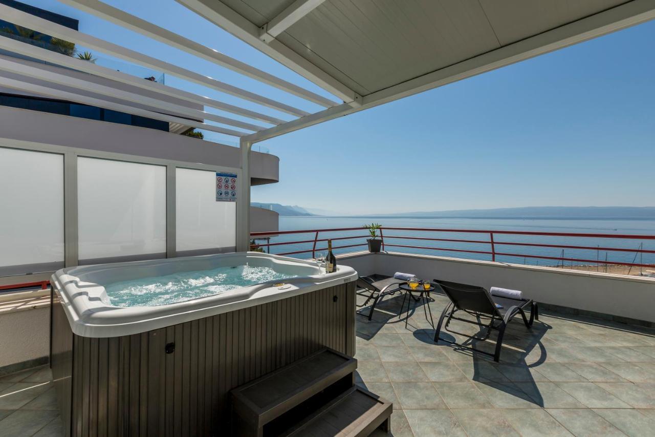 Seaside Penthouse With Hot Tub Sky Living Apartman Split Kültér fotó