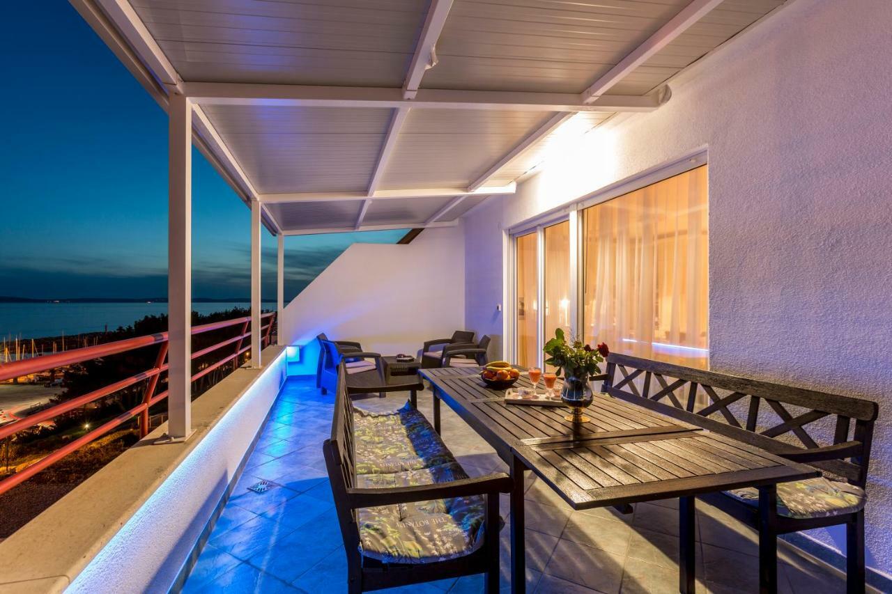 Seaside Penthouse With Hot Tub Sky Living Apartman Split Kültér fotó