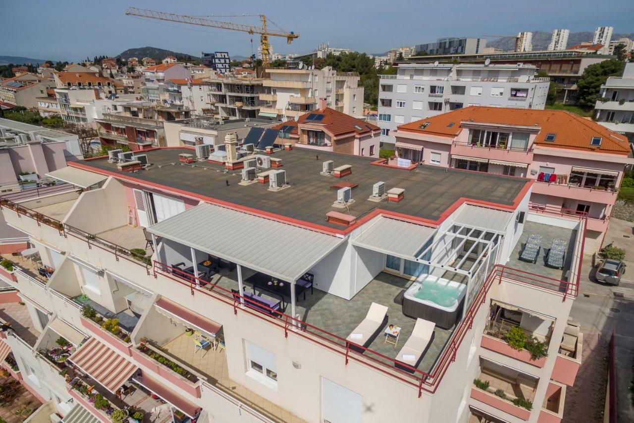 Seaside Penthouse With Hot Tub Sky Living Apartman Split Kültér fotó